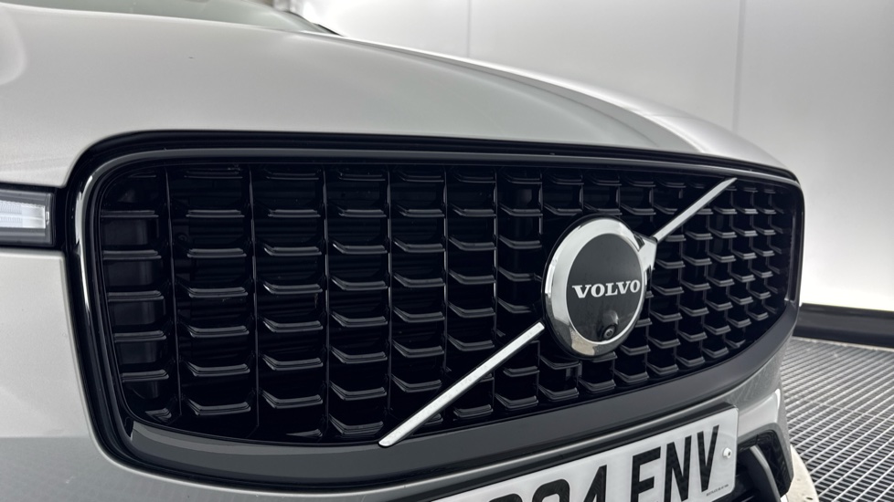 Volvo XC60 2.0 T6 [350] RC PHEV Plus Dark 5dr AWD Geartronic Estate - Image 33
