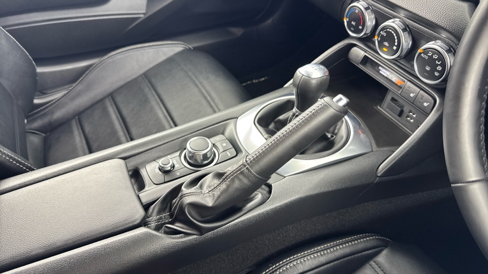 Fiat 124 Spider 1.4 Multiair Lusso Plus 2dr Petrol Convertible - Image 10
