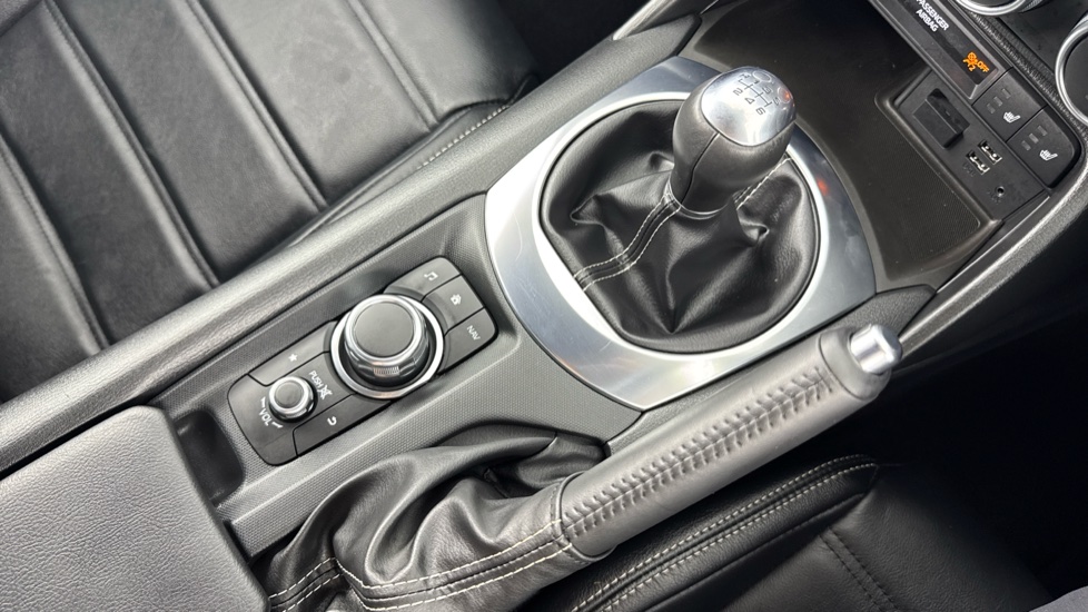 Fiat 124 Spider 1.4 Multiair Lusso Plus 2dr Petrol Convertible - Image 19