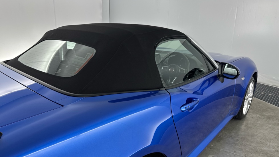 Fiat 124 Spider 1.4 Multiair Lusso Plus 2dr Petrol Convertible - Image 27