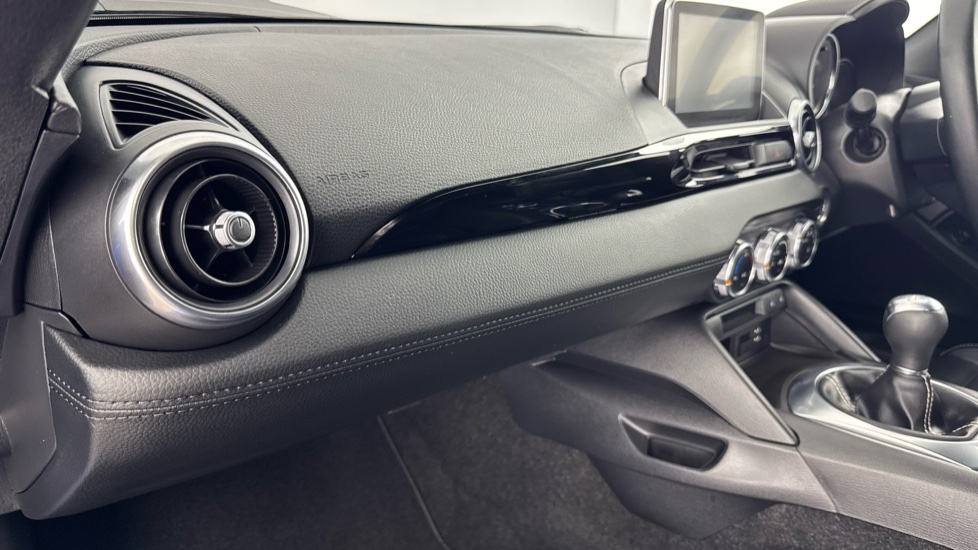 Fiat 124 Spider 1.4 Multiair Lusso Plus 2dr Petrol Convertible - Image 33