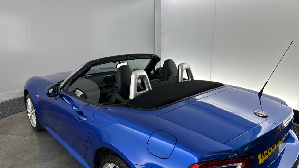 Fiat 124 Spider 1.4 Multiair Lusso Plus 2dr Petrol Convertible - Image 37