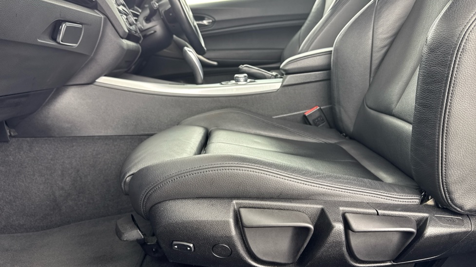 BMW 1 Series 118d M Sport 3dr [Nav/Servotronic] Step Auto Diesel Hatchback - Image 32