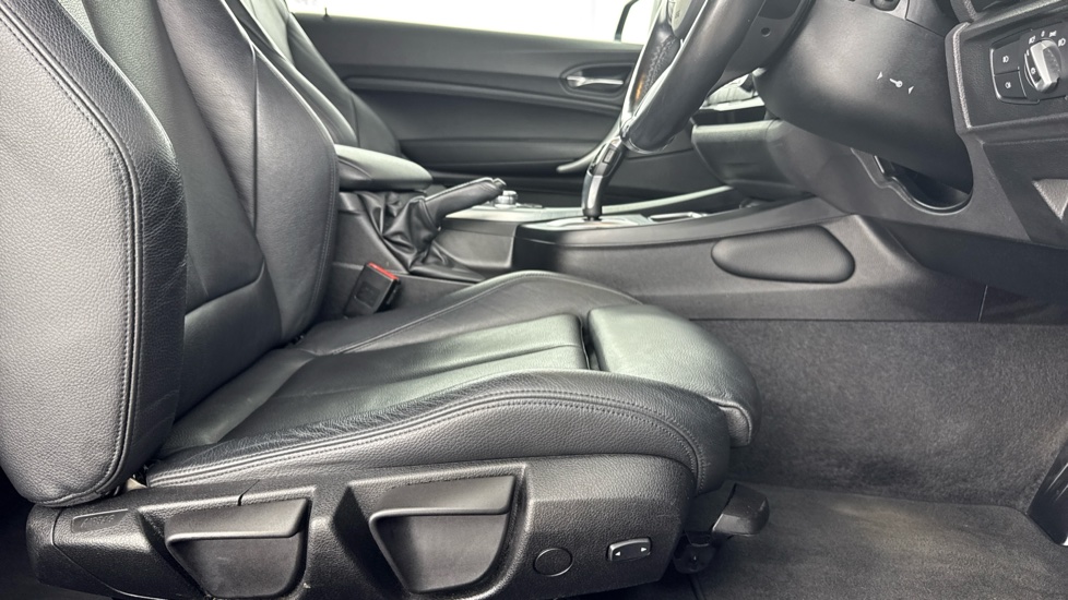 BMW 1 Series 118d M Sport 3dr [Nav/Servotronic] Step Auto Diesel Hatchback - Image 39