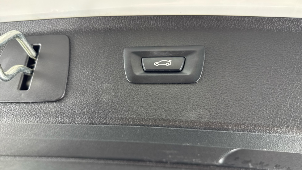 BMW 2 Series 218i SE 5dr Petrol Hatchback - Image 26