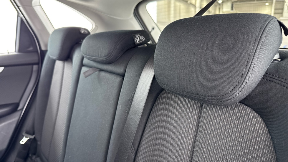 BMW 2 Series 218i SE 5dr Petrol Hatchback - Image 33