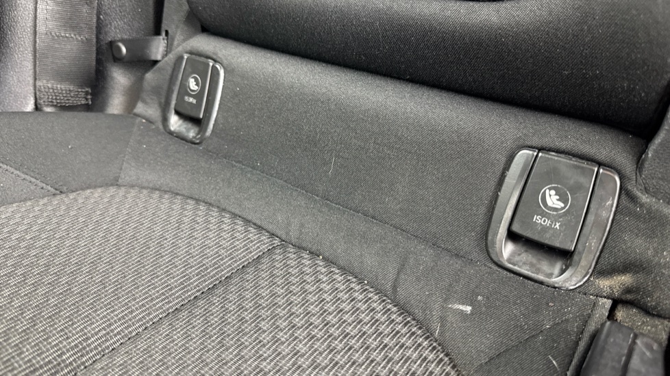 BMW 2 Series 218i SE 5dr Petrol Hatchback - Image 34
