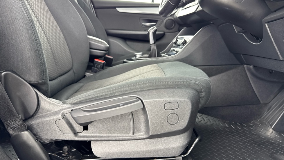 BMW 2 Series 218i SE 5dr Petrol Hatchback - Image 36