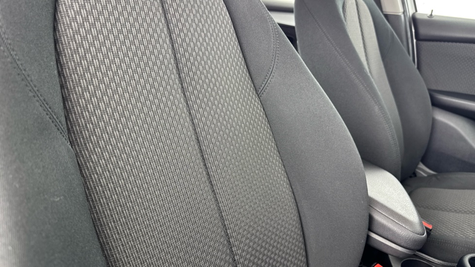 BMW 2 Series 218i SE 5dr Petrol Hatchback - Image 38