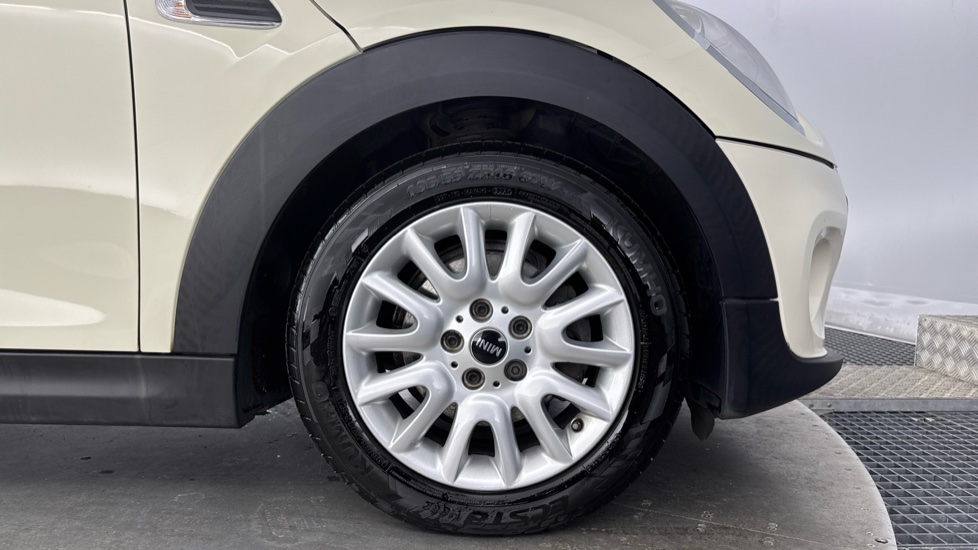MINI Hatchback 1.5 Cooper 3dr Auto Petrol Hatchback - Image 14