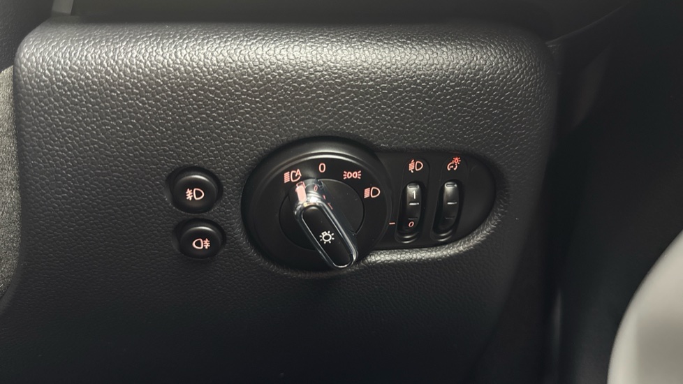 MINI Hatchback 1.5 Cooper 3dr Auto Petrol Hatchback - Image 20
