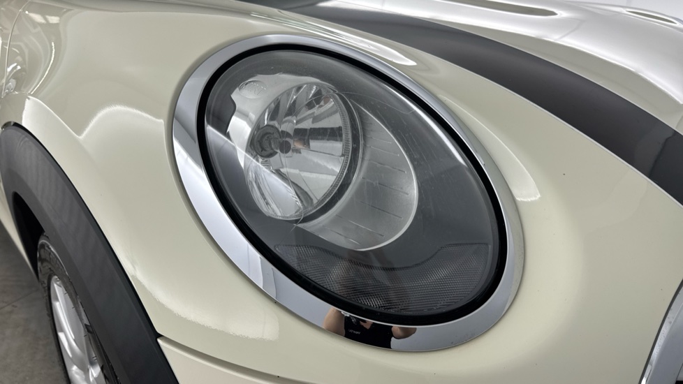MINI Hatchback 1.5 Cooper 3dr Auto Petrol Hatchback - Image 23