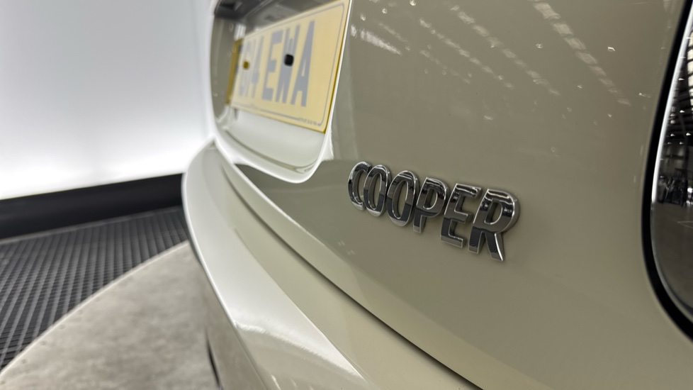 MINI Hatchback 1.5 Cooper 3dr Auto Petrol Hatchback - Image 24