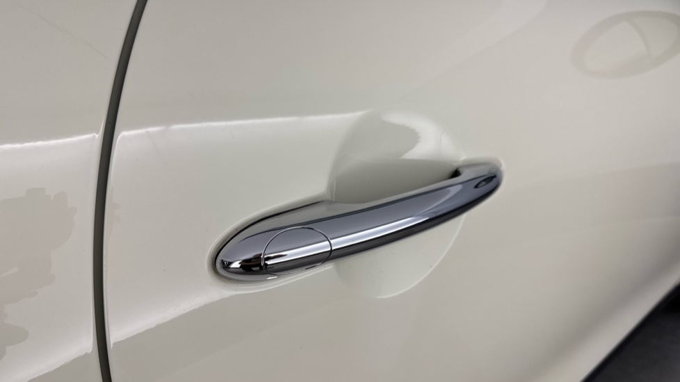 MINI Hatchback 1.5 Cooper 3dr Auto Petrol Hatchback - Image 27