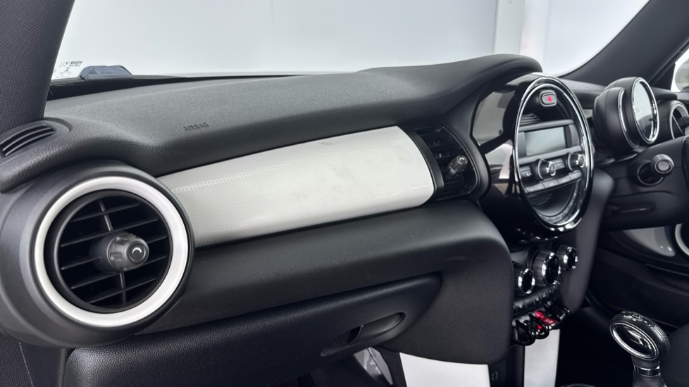 MINI Hatchback 1.5 Cooper 3dr Auto Petrol Hatchback - Image 34