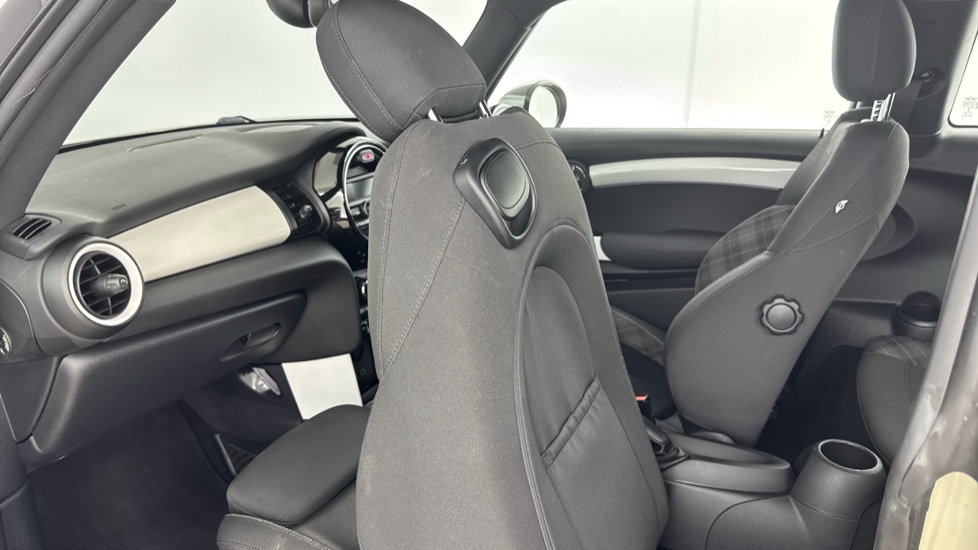MINI Hatchback 1.5 Cooper 3dr Auto Petrol Hatchback - Image 35