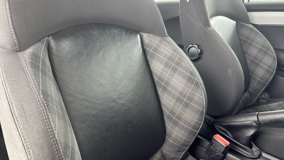 MINI Hatchback 1.5 Cooper 3dr Auto Petrol Hatchback - Image 40