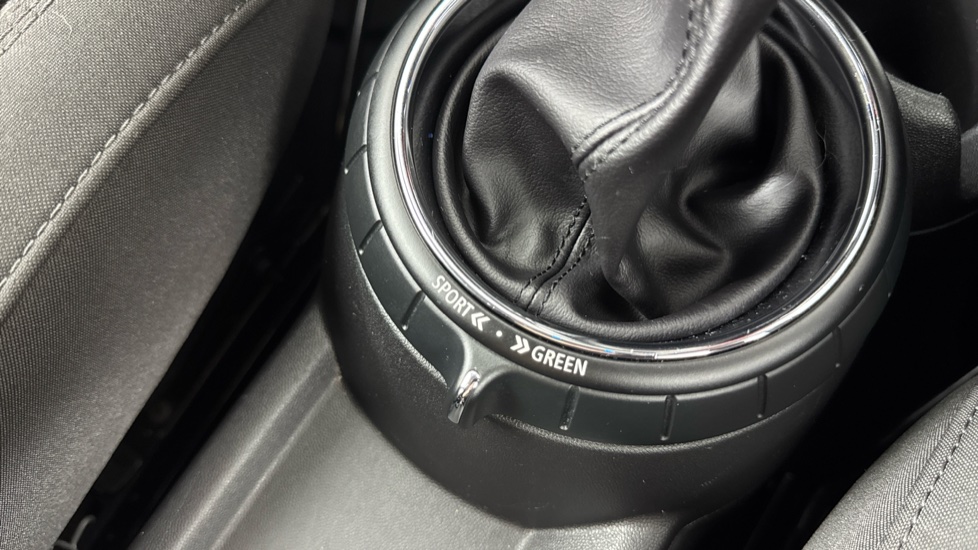 MINI Hatchback 1.5 Cooper 3dr Auto Petrol Hatchback - Image 43