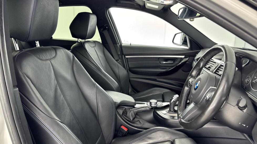 BMW 3 Series 320d M Sport 4dr Step Auto Diesel Saloon - Image 11