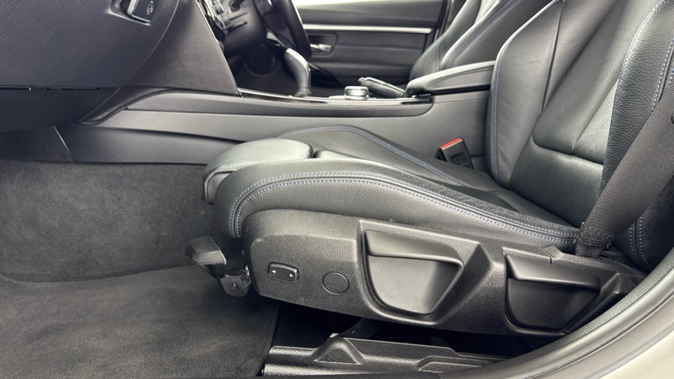 BMW 3 Series 320d M Sport 4dr Step Auto Diesel Saloon - Image 34