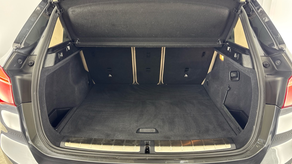 BMW X1 xDrive 20i xLine 5dr Step Auto Petrol Estate - Image 13