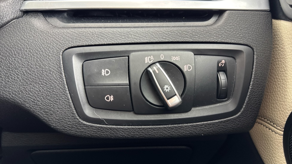 BMW X1 xDrive 20i xLine 5dr Step Auto Petrol Estate - Image 20