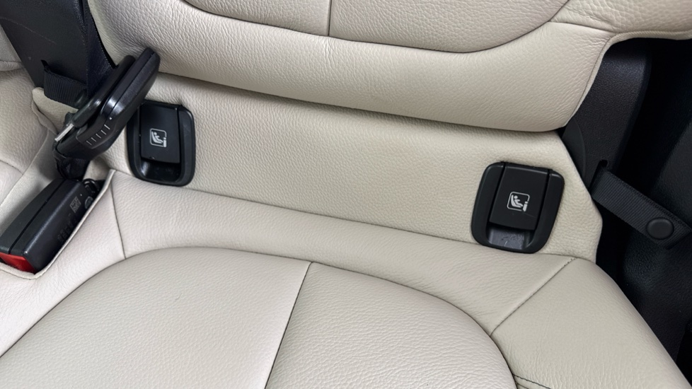 BMW X1 xDrive 20i xLine 5dr Step Auto Petrol Estate - Image 39