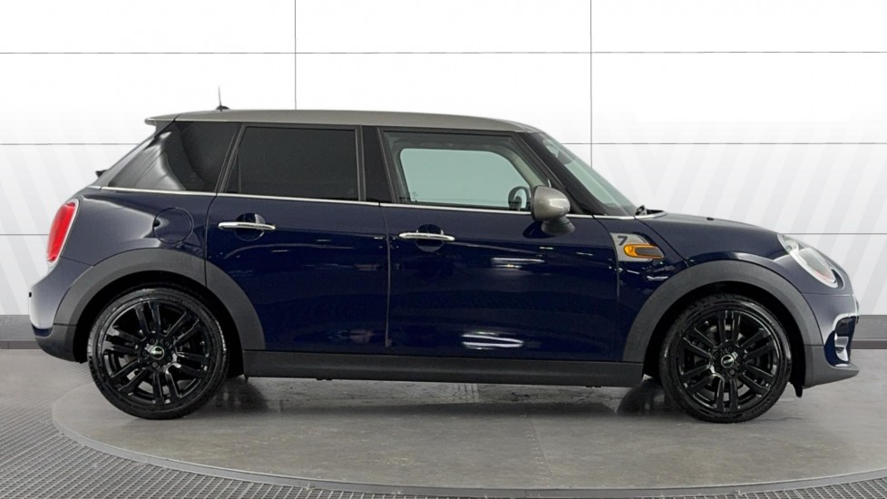 MINI Hatchback 1.5 Cooper Seven 5dr Auto Petrol Hatchback - Image 3