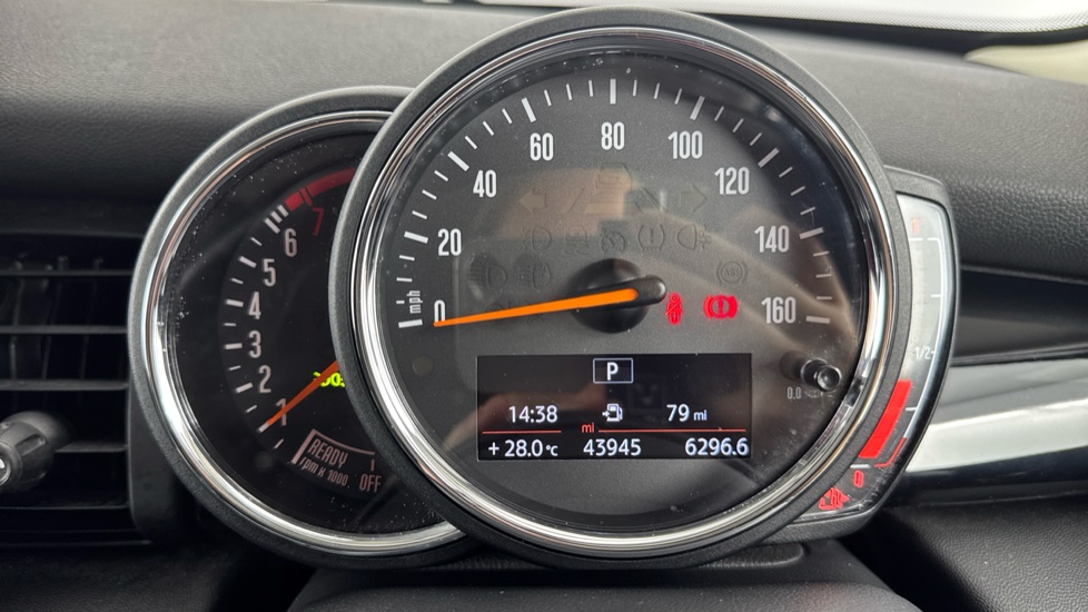 MINI Hatchback 1.5 Cooper Seven 5dr Auto Petrol Hatchback - Image 9