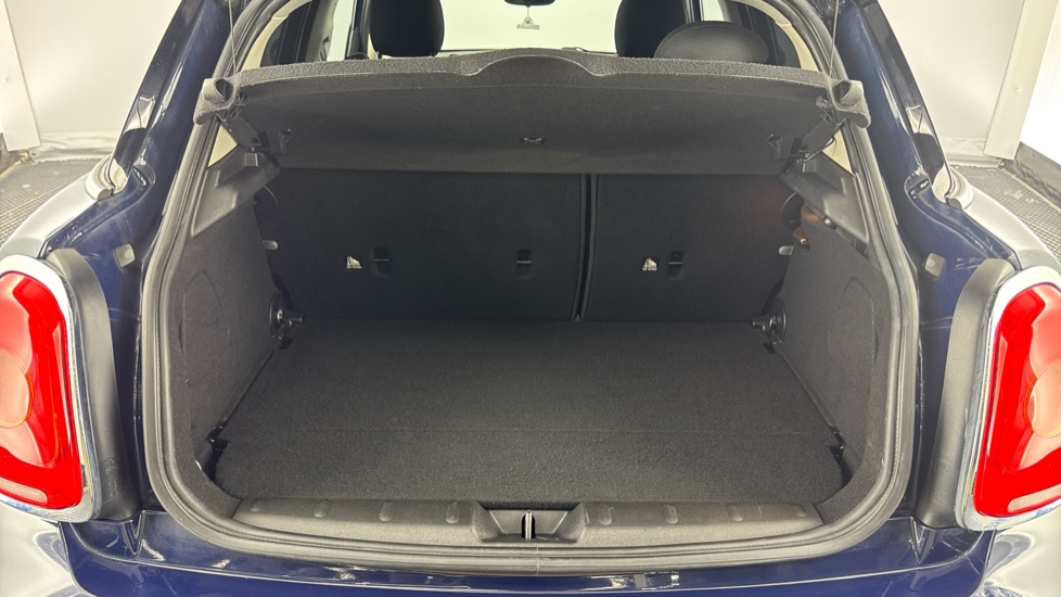 MINI Hatchback 1.5 Cooper Seven 5dr Auto Petrol Hatchback - Image 13