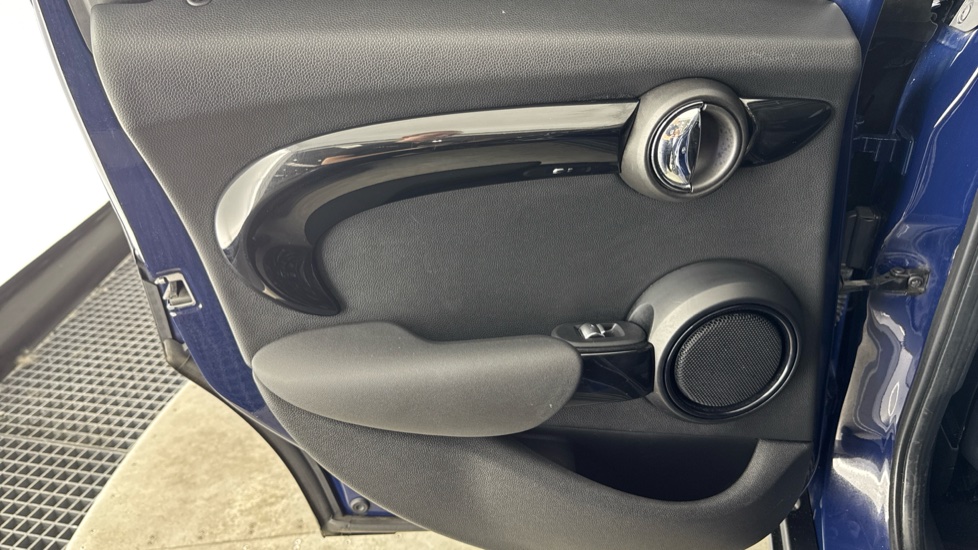 MINI Hatchback 1.5 Cooper Seven 5dr Auto Petrol Hatchback - Image 36