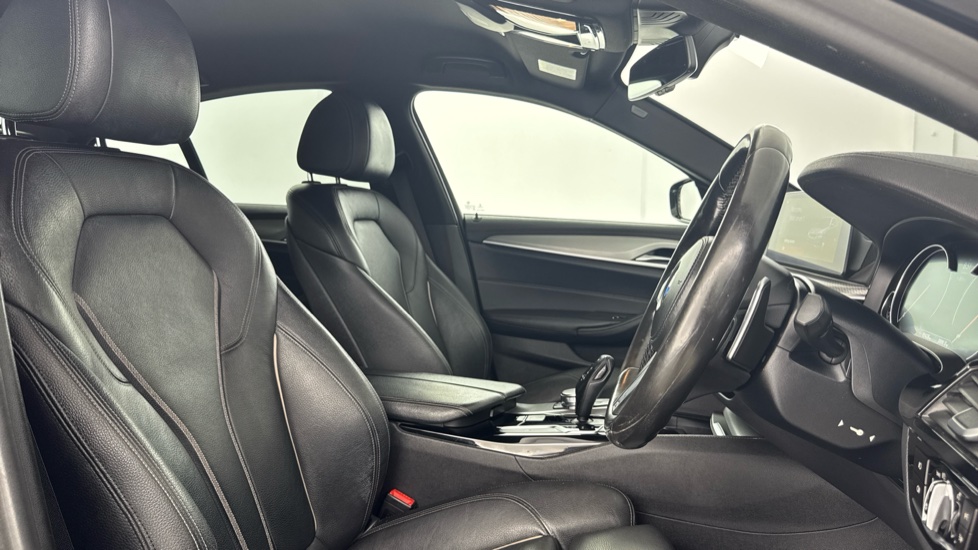 BMW 5 Series 520d M Sport 4dr Auto Diesel Saloon - Image 11