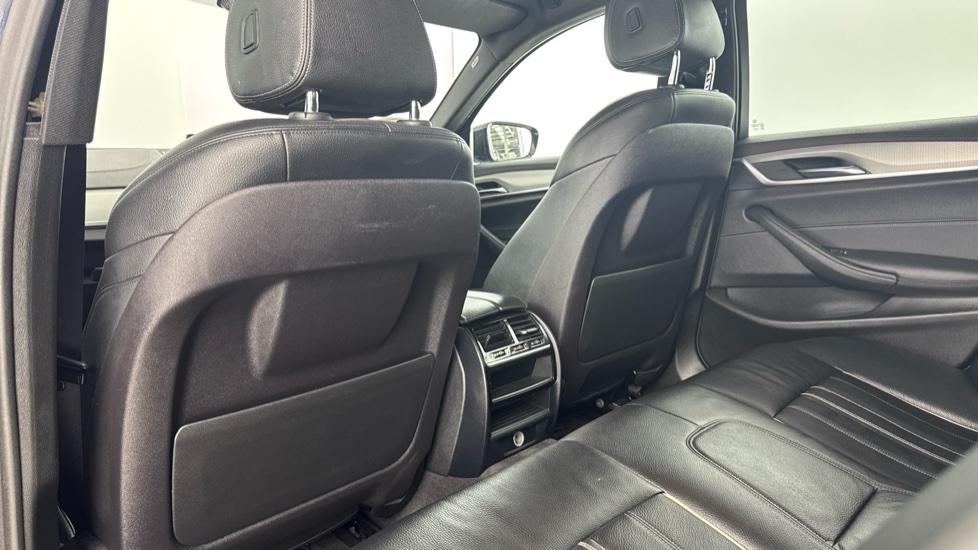 BMW 5 Series 520d M Sport 4dr Auto Diesel Saloon - Image 35