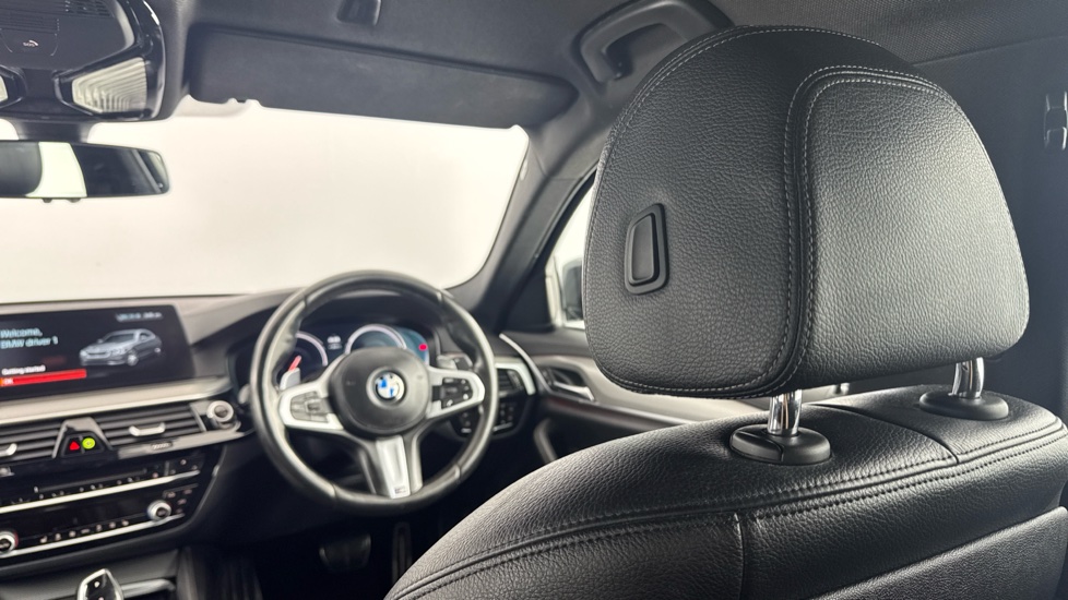 BMW 5 Series 520d M Sport 4dr Auto Diesel Saloon - Image 41