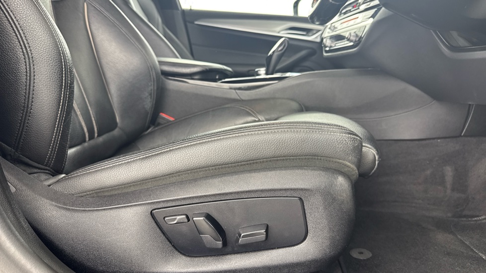 BMW 5 Series 520d M Sport 4dr Auto Diesel Saloon - Image 44