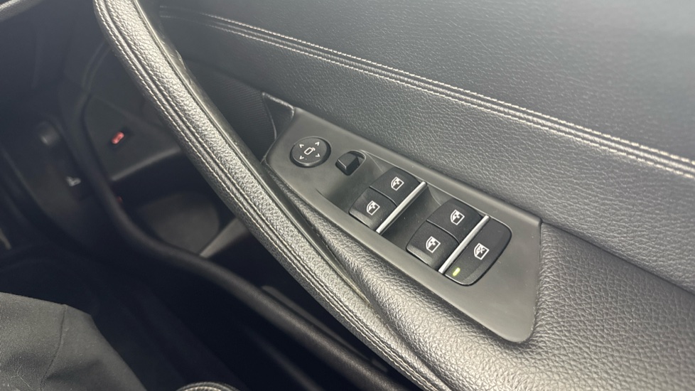 BMW 5 Series 520d M Sport 4dr Auto Diesel Saloon - Image 55
