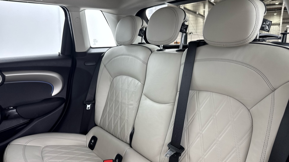 MINI Hatchback 1.5 Cooper Exclusive II 5dr Petrol Hatchback - Image 12