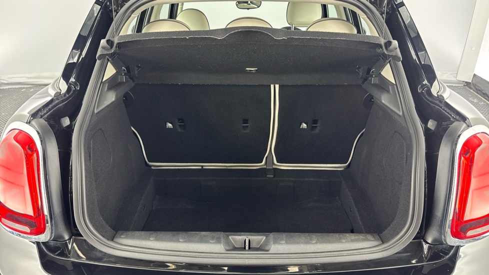 MINI Hatchback 1.5 Cooper Exclusive II 5dr Petrol Hatchback - Image 13