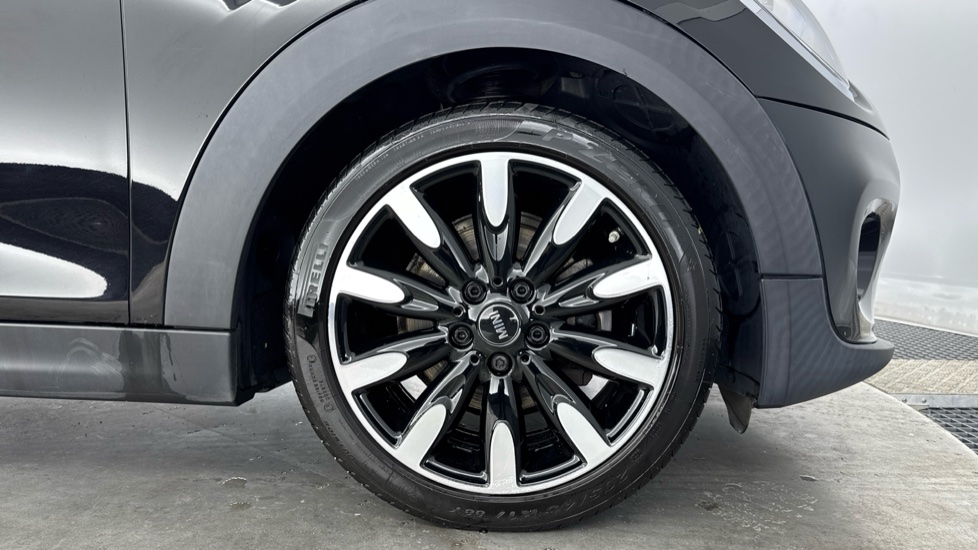 MINI Hatchback 1.5 Cooper Exclusive II 5dr Petrol Hatchback - Image 14