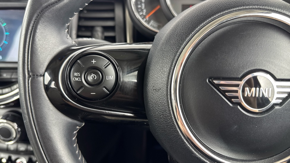 MINI Hatchback 1.5 Cooper Exclusive II 5dr Petrol Hatchback - Image 17