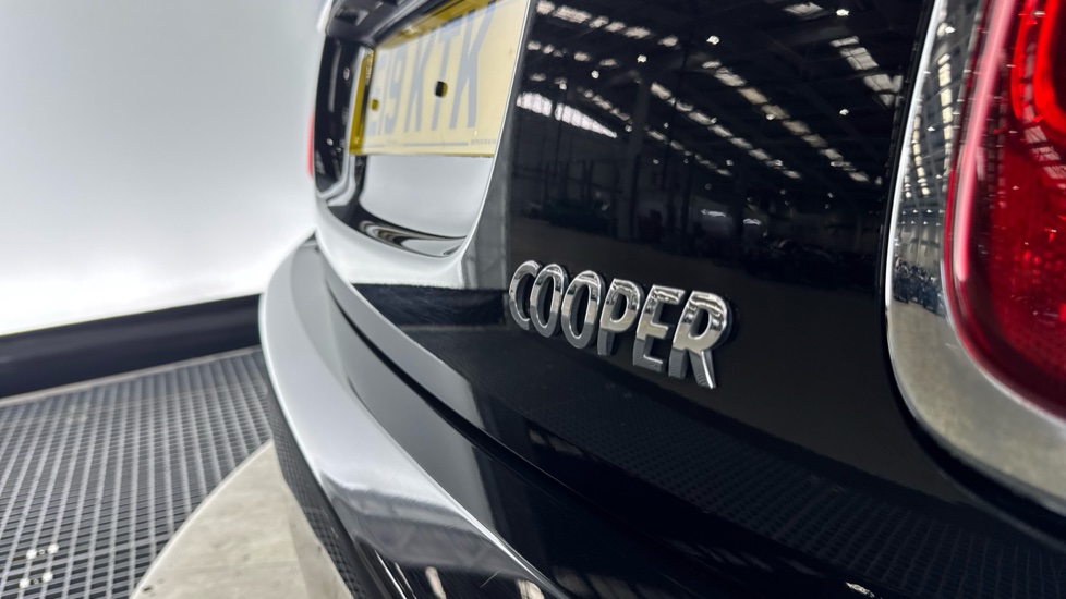 MINI Hatchback 1.5 Cooper Exclusive II 5dr Petrol Hatchback - Image 24