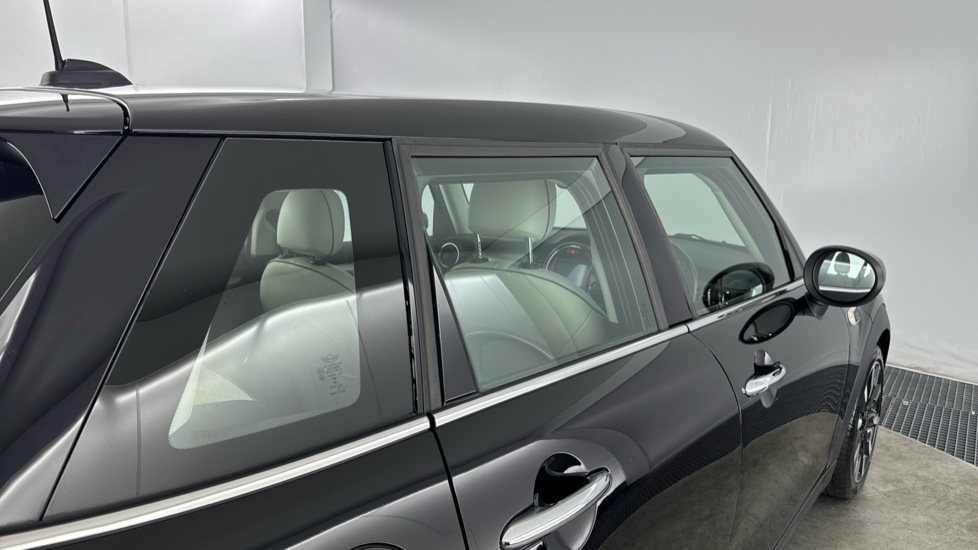 MINI Hatchback 1.5 Cooper Exclusive II 5dr Petrol Hatchback - Image 26