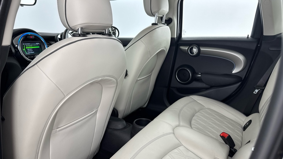 MINI Hatchback 1.5 Cooper Exclusive II 5dr Petrol Hatchback - Image 34