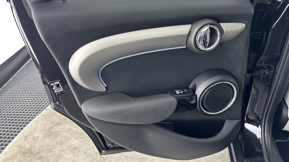 MINI Hatchback 1.5 Cooper Exclusive II 5dr Petrol Hatchback - Image 35