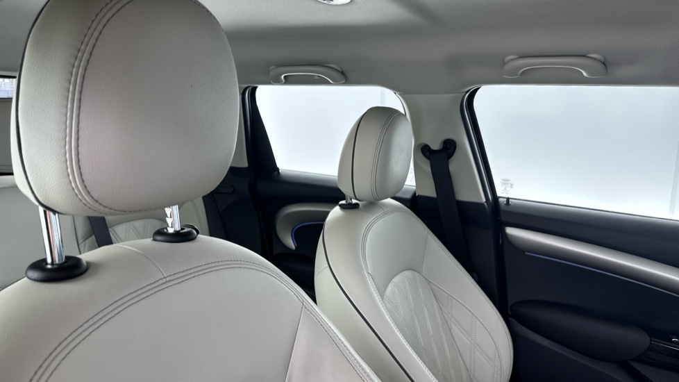 MINI Hatchback 1.5 Cooper Exclusive II 5dr Petrol Hatchback - Image 42