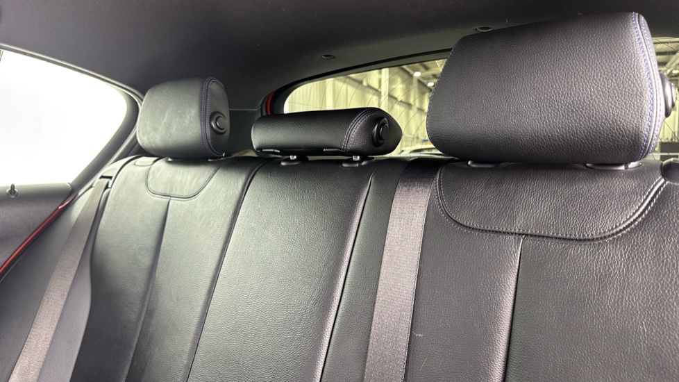 BMW 1 Series 118d M Sport Shadow Edition 5dr Diesel Hatchback - Image 37