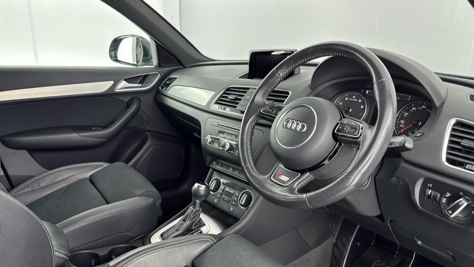 Audi Q3 1.4T FSI S Line Edition 5dr S Tronic Petrol Estate - Image 6