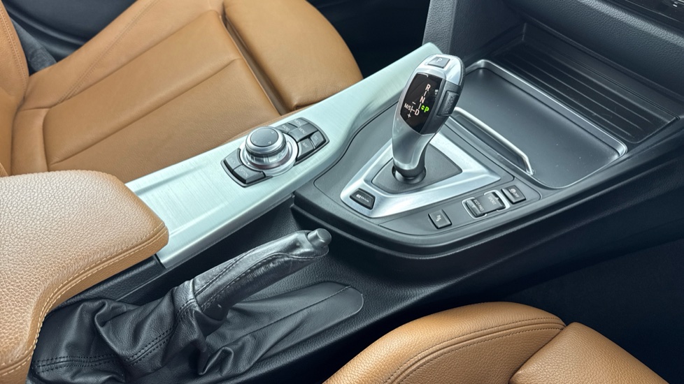 BMW 3 Series 330e M Sport 4dr Step Auto Saloon - Image 10