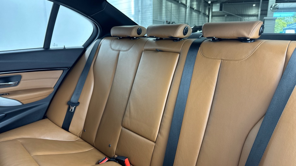 BMW 3 Series 330e M Sport 4dr Step Auto Saloon - Image 12