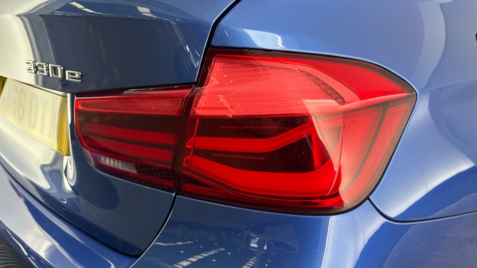 BMW 3 Series 330e M Sport 4dr Step Auto Saloon - Image 22